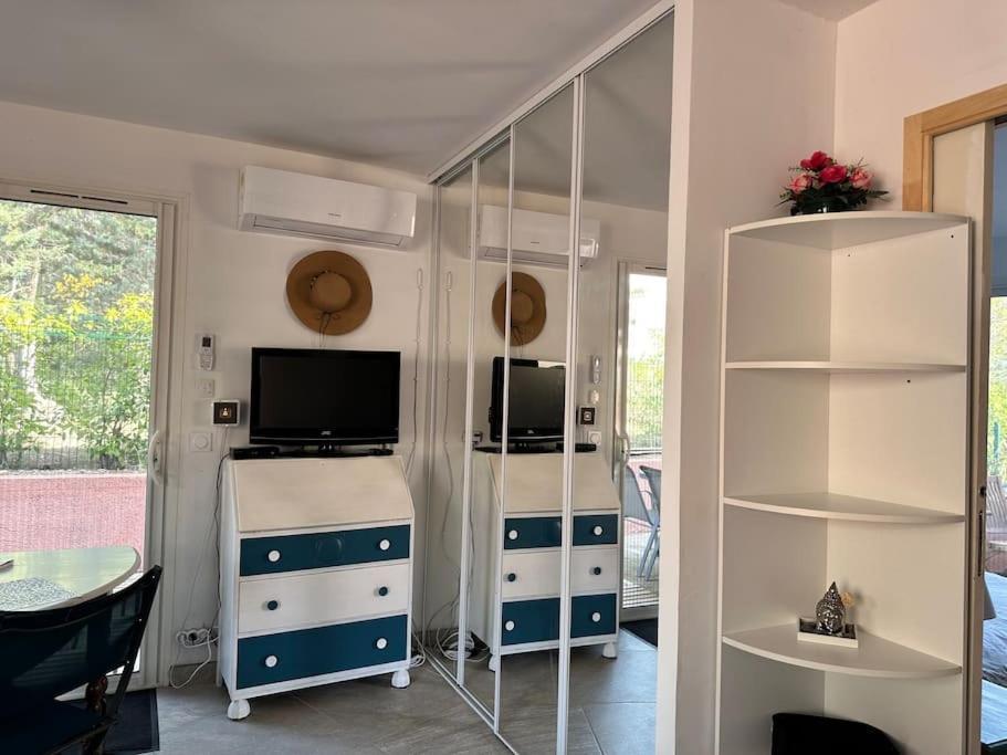 Moderne Mini Maison Lézignan-Corbières Zewnętrze zdjęcie